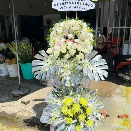 Mẫu hoa chia buồn đức hòa mẫu 6
